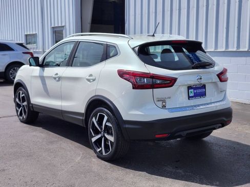Used 2022 Nissan Rogue Sport SL w/ Premium Package AWD/4WD image 3