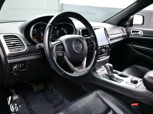 Used 2019 Jeep Grand Cherokee Limited AWD/4WD image 13