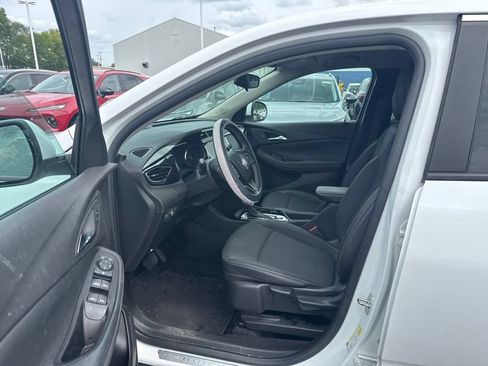 Used 2023 Buick Encore GX Preferred FWD image 2