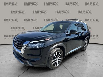 Used 2025 Nissan Pathfinder Platinum w/ Cargo Package