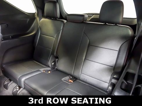 Certified 2024 Chevrolet Traverse RS image 17