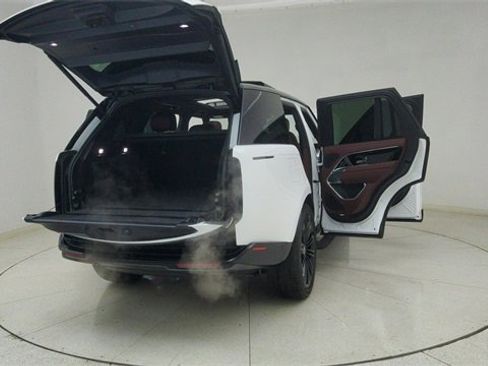 Used 2023 Land Rover Range Rover SE image 76