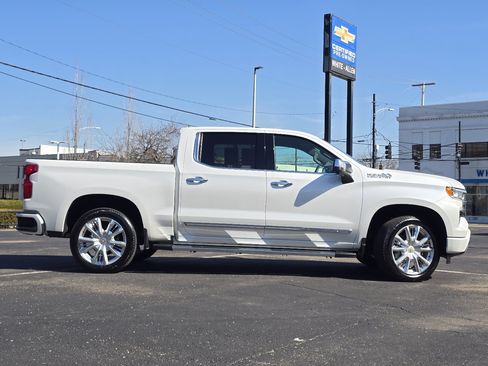 Used 2024 Chevrolet Silverado 1500 High Country image 31