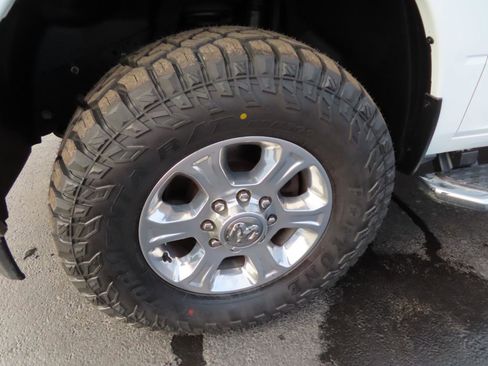 Used 2024 RAM 2500 Big Horn AWD/4WD image 11