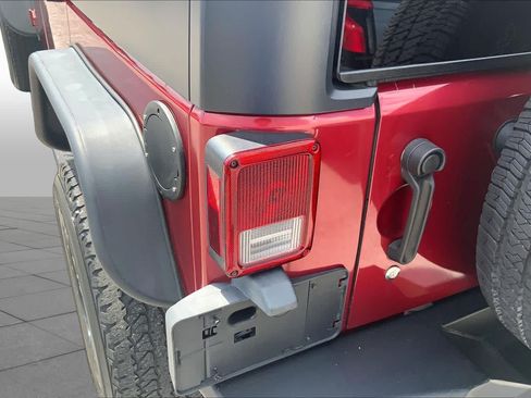 Used 2012 Jeep Wrangler Unlimited Sport AWD/4WD image 28