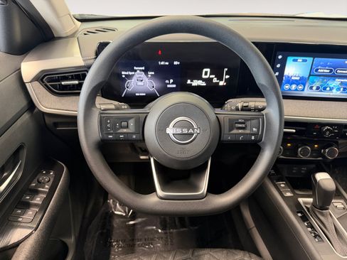 Used 2025 Nissan Kicks SV FWD image 14