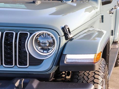 New 2026 Jeep Wrangler Unlimited Sahara AWD/4WD image 5