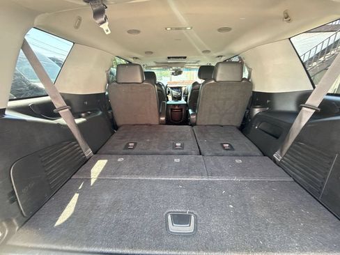 Used 2015 Cadillac Escalade Luxury AWD/4WD image 30