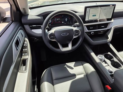 New 2026 Ford Explorer Active RWD image 38