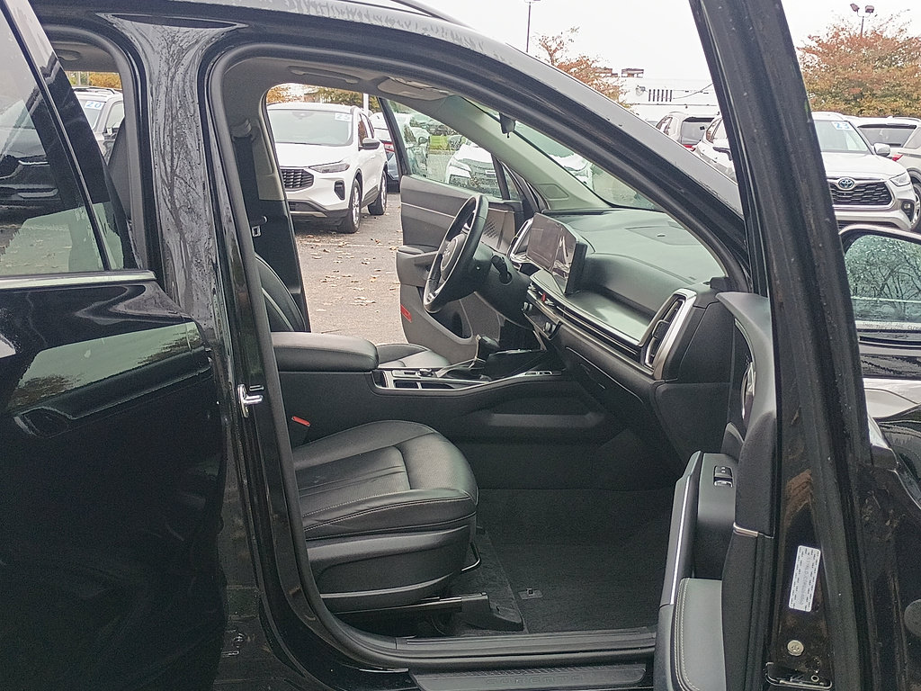 Used 2024 Kia Sorento S w/ Panoramic Sunroof Package AWD/4WD image 17