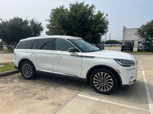 Used 2020 Lincoln Aviator Reserve AWD/4WD image 9