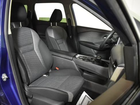 Used 2023 Nissan Rogue SV AWD/4WD image 32