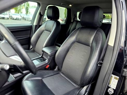 Used 2017 Land Rover Discovery Sport SE image 26