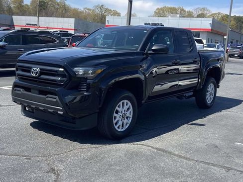 Used 2024 Toyota Tacoma SR image 3