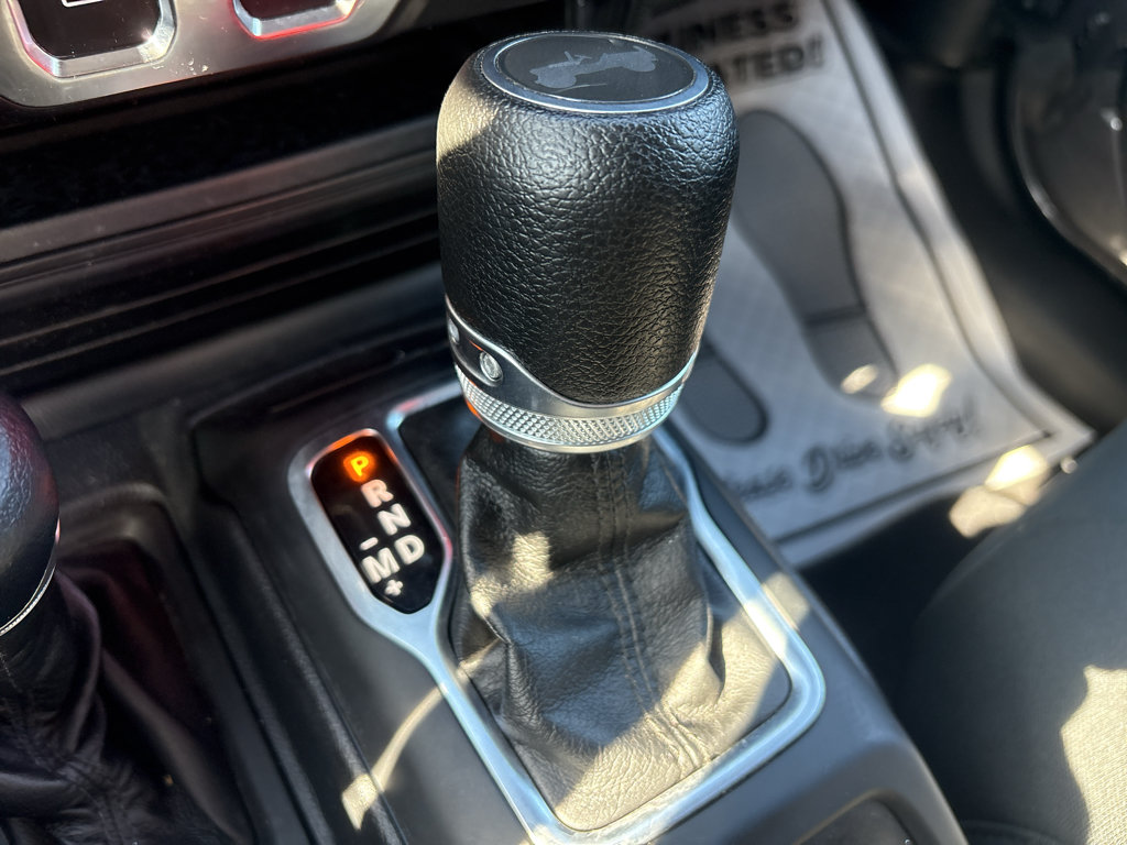 Used 2021 Jeep Wrangler Sport AWD/4WD image 17