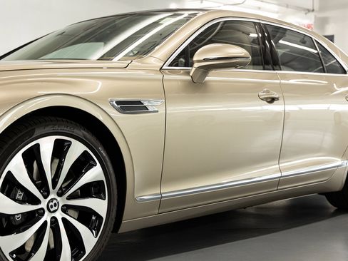 New 2026 Bentley Flying Spur Plug-In Hybrid AWD/4WD image 15