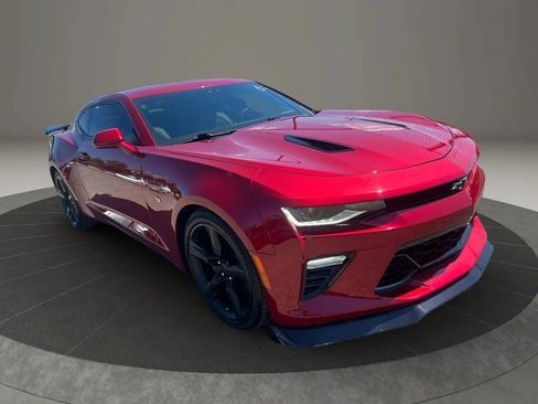 Used 2018 Chevrolet Camaro SS RWD image 3