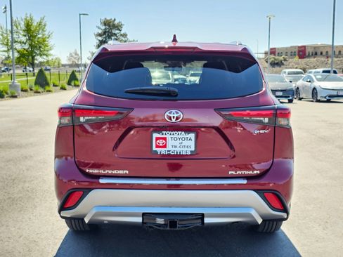 New 2026 Toyota Highlander Platinum AWD/4WD image 4