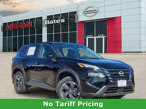 Used 2025 Nissan Rogue SV FWD image 1