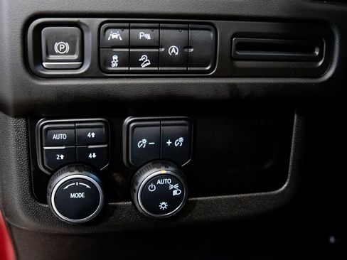 Used 2023 Chevrolet Tahoe Z71 image 18