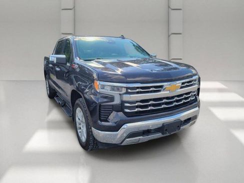 Used 2023 Chevrolet Silverado 1500 LTZ w/ Z71 Off-Road Package AWD/4WD image 3