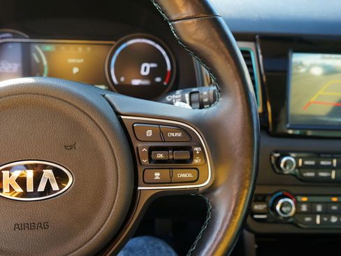 Used 2019 Kia Niro EX Premium w/ Cold Weather Package 1.0 image 29