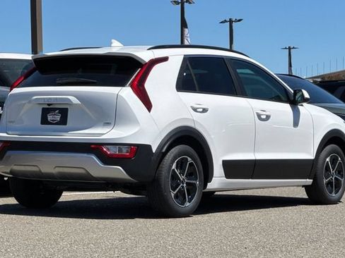 New 2026 Kia Niro LX FWD image 5