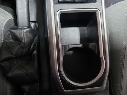 Used 2021 Toyota Tacoma SR5 AWD/4WD image 34