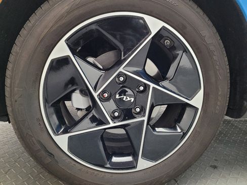 Used 2024 Kia Soul EX image 31