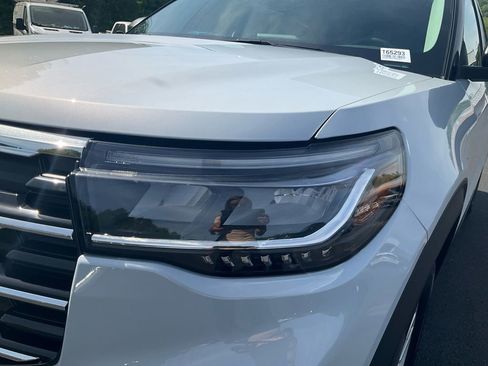 New 2026 Ford Explorer Active image 9