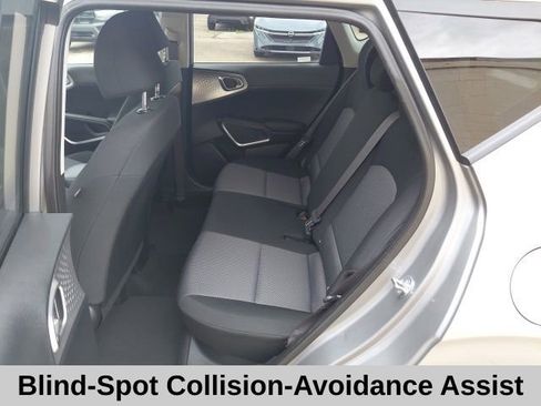 Used 2023 Kia Soul LX w/ LX Technology Package FWD image 7