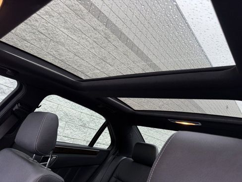 Used 2014 Mercedes-Benz E 550 4MATIC Sedan image 24