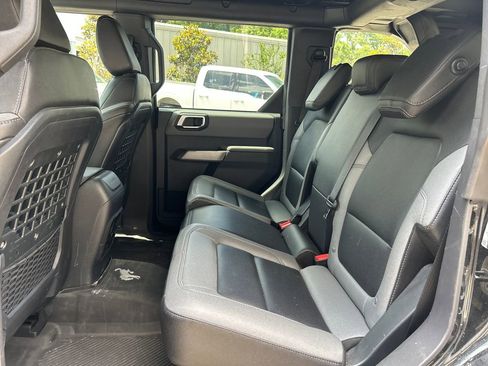 Used 2023 Ford Bronco Black Diamond w/ Sasquatch Package AWD/4WD image 12