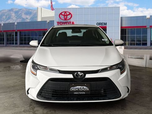 Used 2023 Toyota Corolla LE image 2