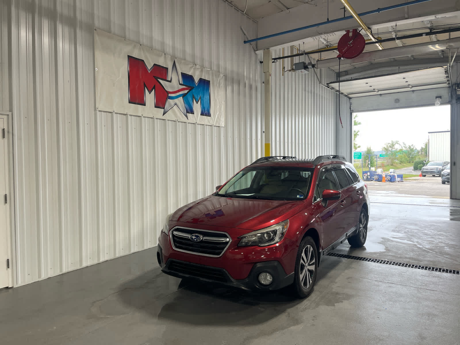 Used 2019 Subaru Outback 3.6R Limited w/ Popular Package #2 AWD/4WD image 2