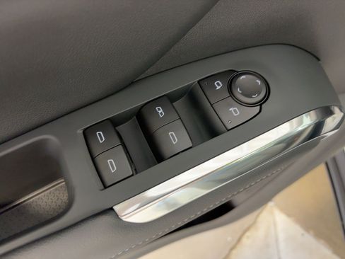 New 2026 Chevrolet Traverse LT w/ Sun and Wheel Package image 12