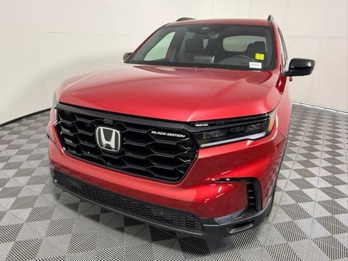 Used 2025 Honda Pilot Black Edition image 2