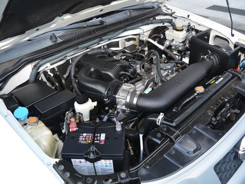 Used 2010 Nissan Xterra S image 28