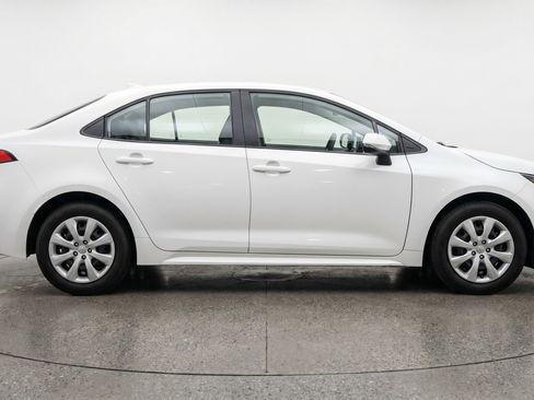 Used 2025 Toyota Corolla LE FWD image 11
