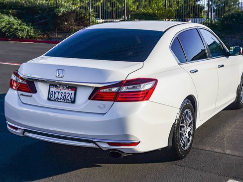 Used 2016 Honda Accord LX image 7