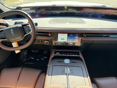 New 2026 Lincoln Navigator Reserve AWD/4WD image 16