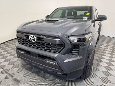 Used 2024 Toyota Tacoma TRD Sport image 6