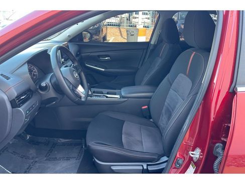 Used 2025 Nissan Sentra SR FWD image 11