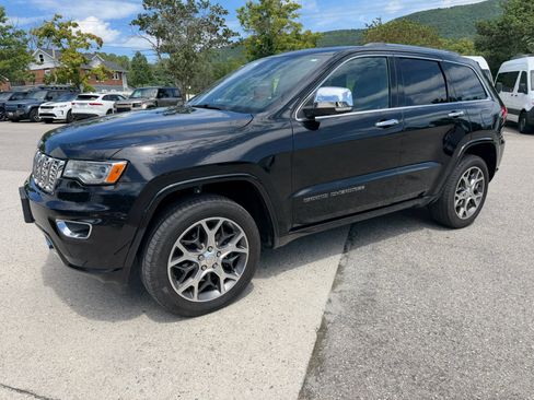Used 2020 Jeep Grand Cherokee Overland AWD/4WD image 2