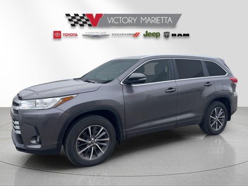 Used 2018 Toyota Highlander XLE image 18