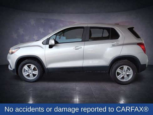Used 2018 Chevrolet Trax LS AWD/4WD image 2