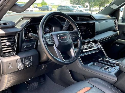 Used 2024 GMC Sierra 2500 AT4 w/ AT4 Premium Plus Package AWD/4WD image 14