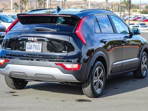 New 2025 Kia Niro EX image 8