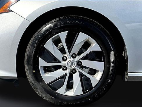 Used 2022 Nissan Altima 2.5 S FWD image 34