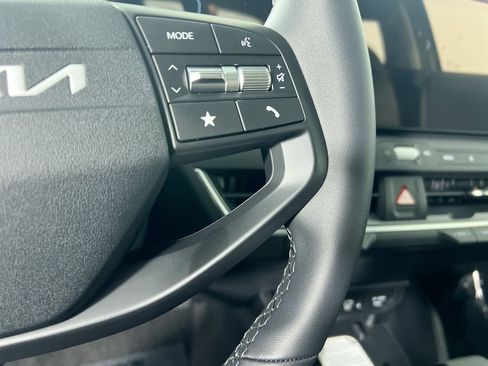 New 2025 Kia K4 EX FWD image 18